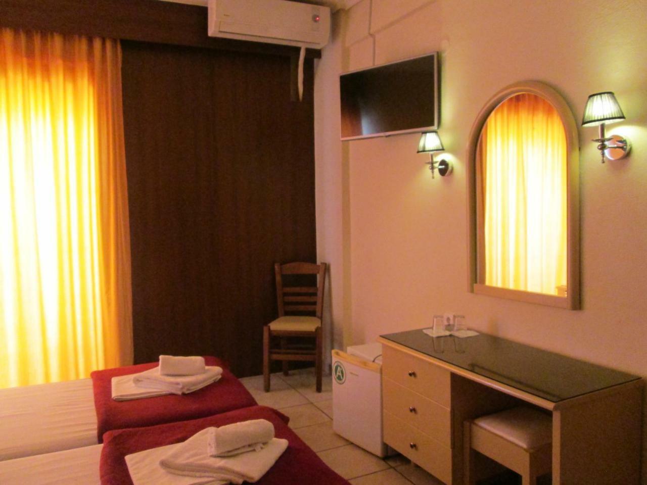 Hotel Lito Paralía Buitenkant foto