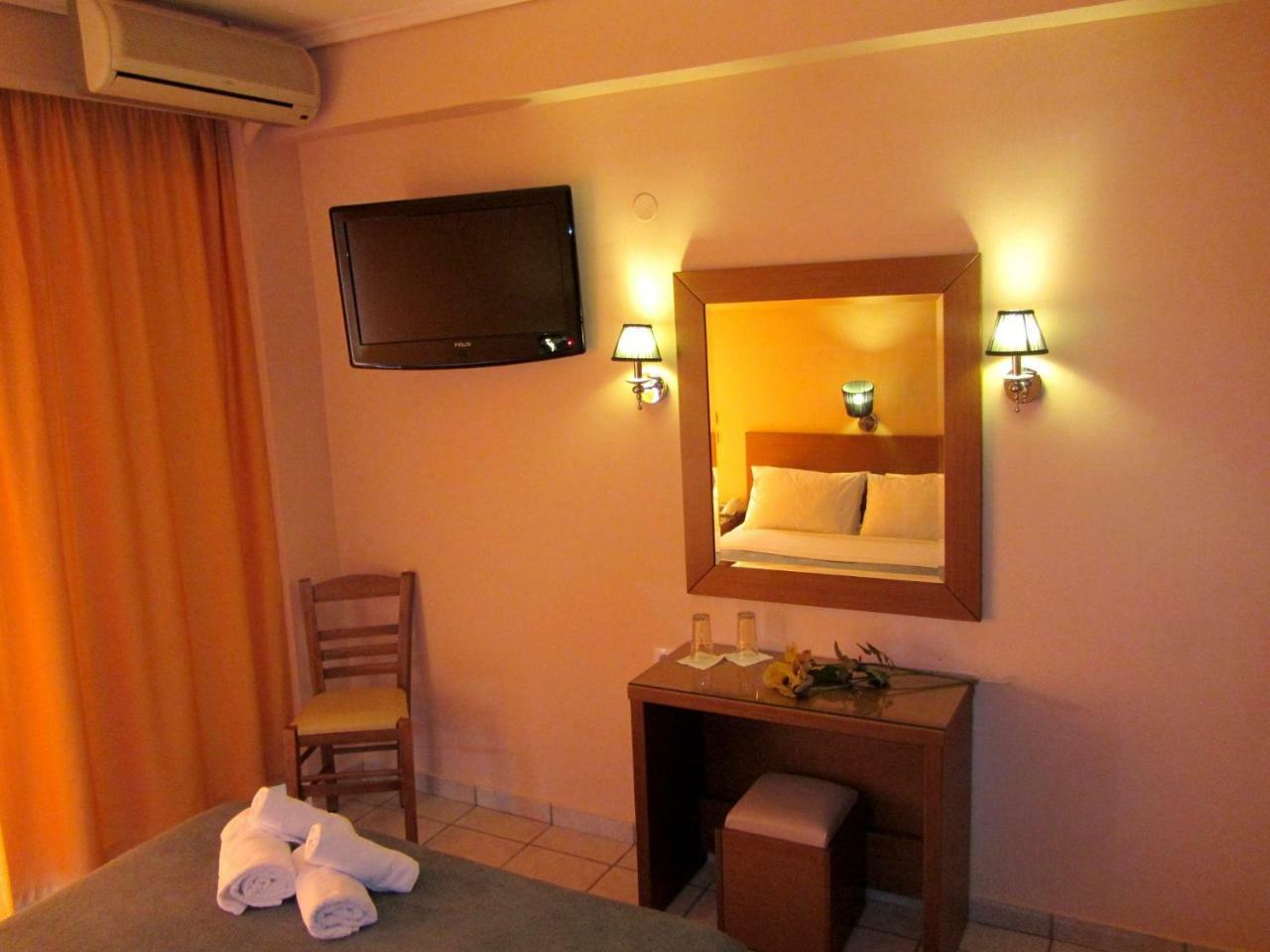 Hotel Lito Paralía Buitenkant foto